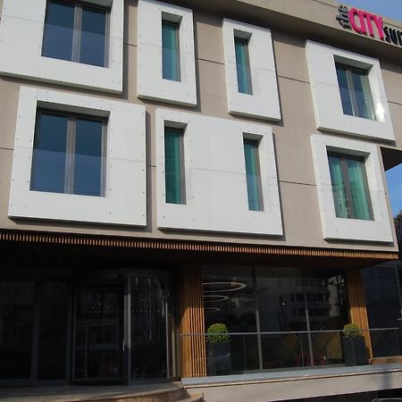 The City Suites Istanbul Bagian luar foto